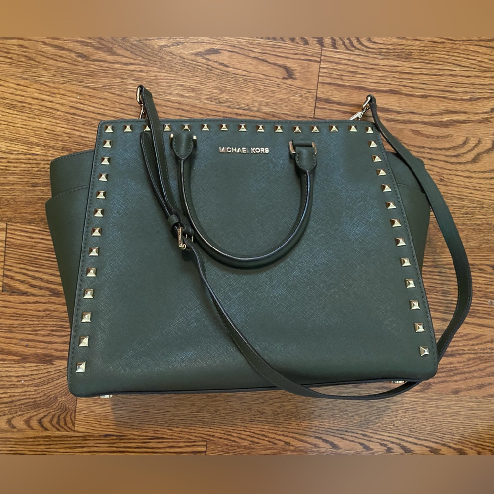 SOLD! Authentic Michael Kors Selma Large Satchel
